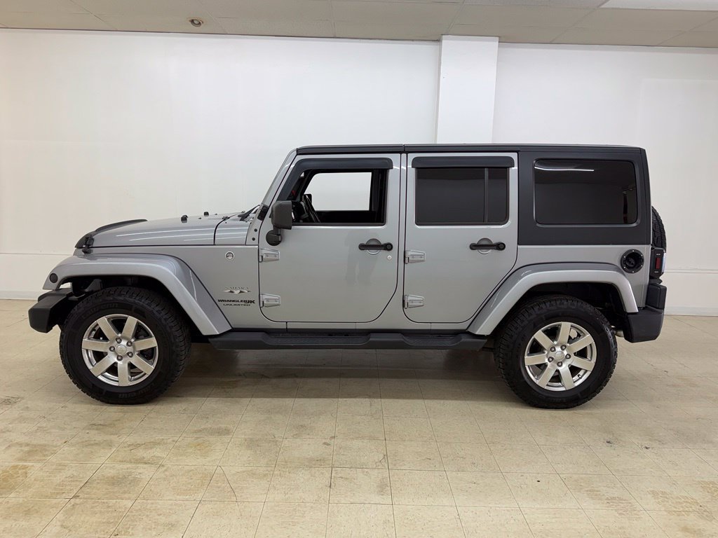 Used 2018 Jeep Wrangler Unlimited Sahara AWD/4WD image 2