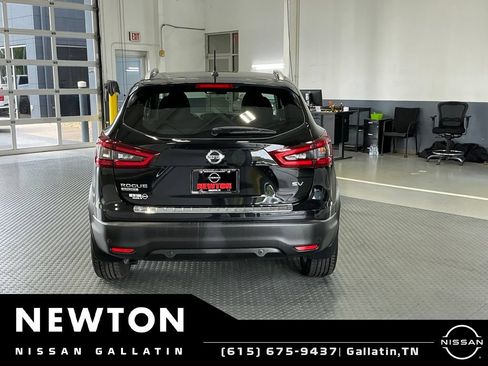 Used 2020 Nissan Rogue Sport SV FWD image 5