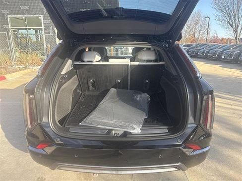 New 2026 Cadillac Optiq Sport 1 image 18