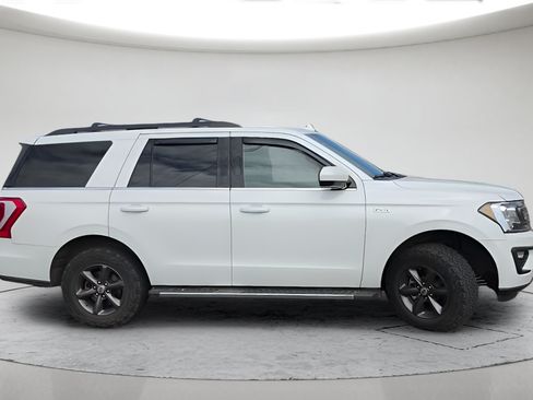 Used 2021 Ford Expedition XLT w/ FX4 Off-Road Package AWD/4WD image 5