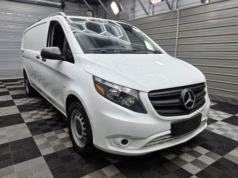 Used 2021 Mercedes-Benz Metris image 5