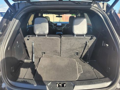 Used 2020 Ford Explorer XLT w/ Equipment Group 202A image 10