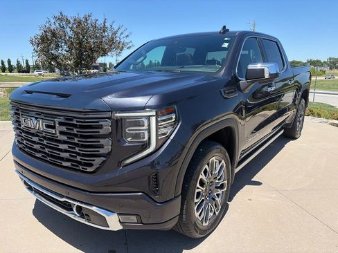 Used 2023 GMC Sierra 1500 Denali Ultimate AWD/4WD image 4