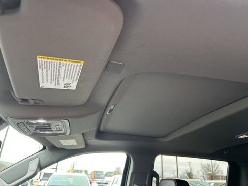 Used 2023 GMC Sierra 1500 SLT w/ SLT Premium Package image 17