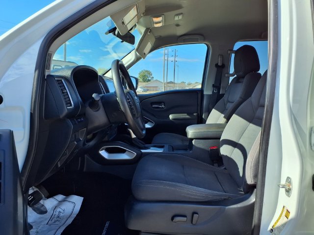 Used 2024 Nissan Frontier SV AWD/4WD image 13