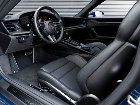 Certified 2024 Porsche 911 Carrera GTS image 4