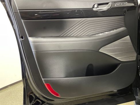 Certified 2024 Hyundai Palisade Calligraphy FWD image 19