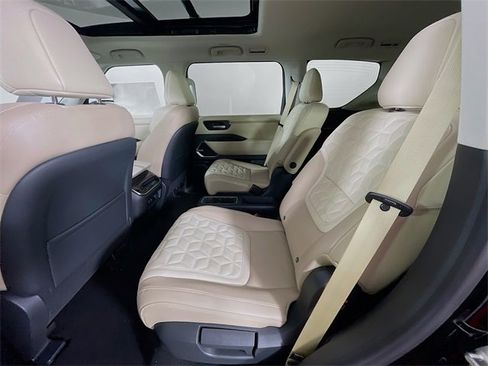 New 2025 Nissan Armada Platinum Reserve image 15