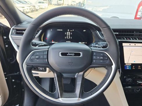 New 2025 Jeep Grand Cherokee Limited image 19