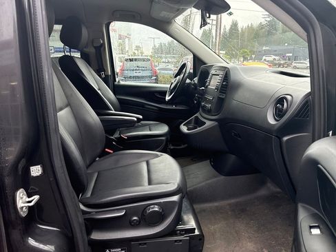 Used 2019 Mercedes-Benz Metris Passenger image 10