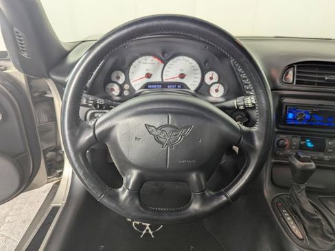 Used 1999 Chevrolet Corvette Coupe w/ Memory Pkg RWD image 16