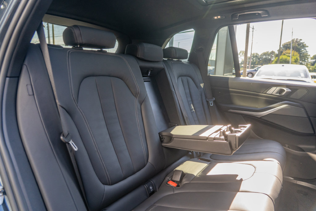 Used 2022 BMW X5 M50i w/ Premium Package AWD/4WD image 17