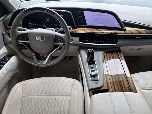 Certified 2023 Cadillac Escalade Premium Luxury Platinum AWD/4WD image 13