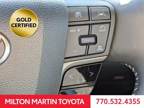 Used 2025 Toyota Camry SE image 25