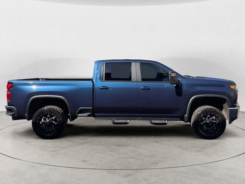 Used 2022 Chevrolet Silverado 2500 LT w/ Convenience Package AWD/4WD image 6