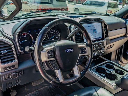 Used 2022 Ford F350 Platinum w/ FX4 Off-Road Package image 17