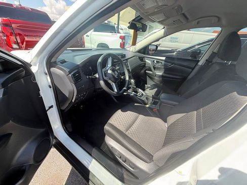 Used 2020 Nissan Rogue SV AWD/4WD image 6