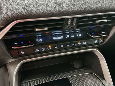 Used 2024 MAZDA CX-90 Plug-In Hybrid w/ Preferred AWD/4WD image 24