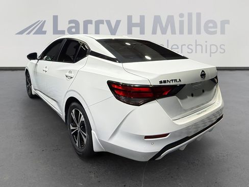 Used 2023 Nissan Sentra SV image 3