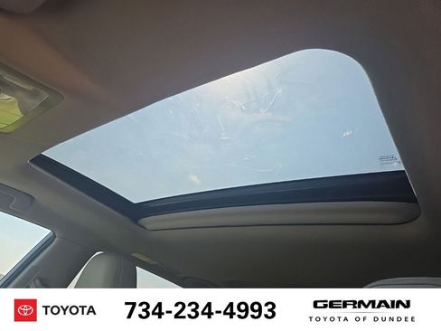 Used 2017 Toyota Highlander XLE w/ Carpet Mat Package AWD/4WD image 15