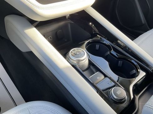 New 2026 Ford Explorer Platinum image 20