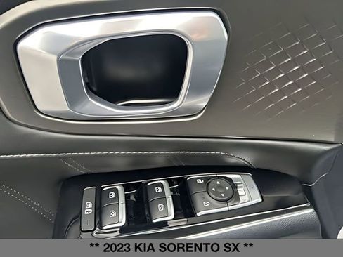 Used 2023 Kia Sorento SX FWD image 22