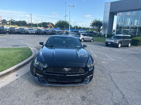 Used 2016 Ford Mustang Coupe w/ Equipment Group 051A RWD image 4