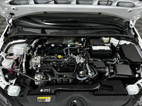 Certified 2025 Toyota Corolla SE image 9