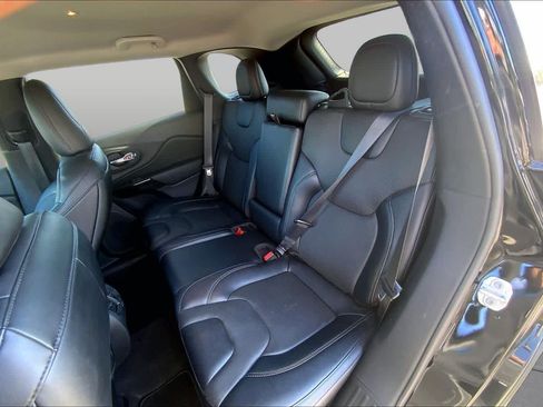 Used 2023 Jeep Cherokee Altitude Lux AWD/4WD image 18