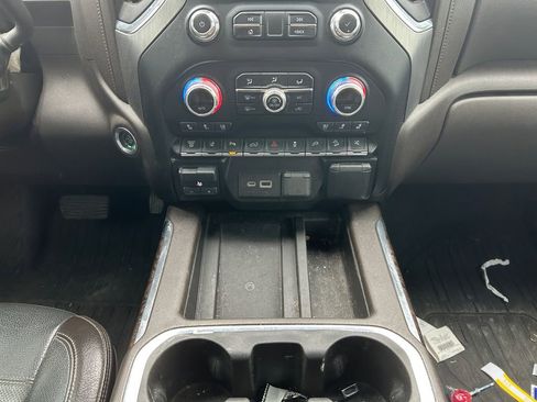 Used 2023 GMC Sierra 2500 Denali w/ Denali Ultimate Package AWD/4WD image 13