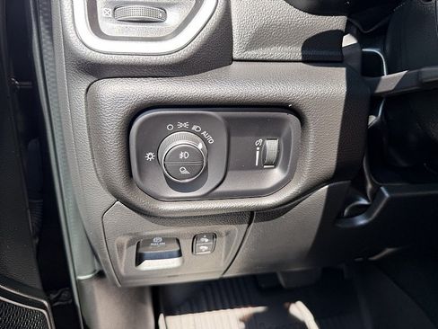 Used 2023 RAM 1500 Big Horn AWD/4WD image 18