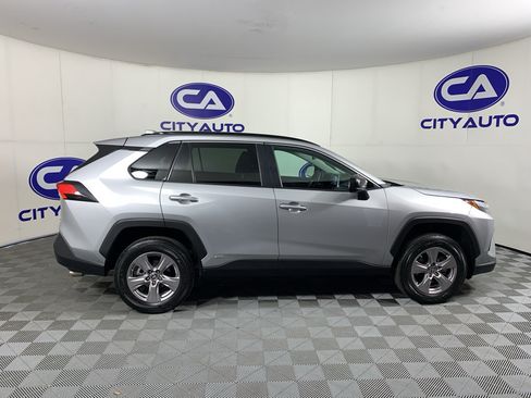 Used 2024 Toyota RAV4 LE AWD/4WD image 2