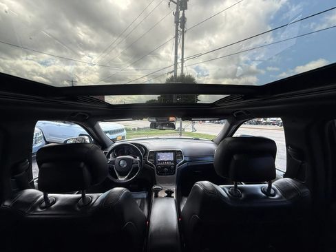 Used 2015 Jeep Grand Cherokee Limited w/ Luxury Group II AWD/4WD image 29