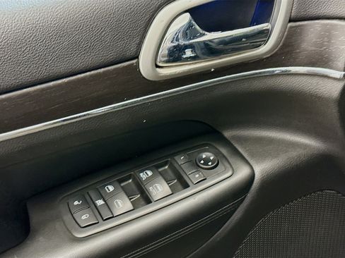 Used 2018 Jeep Grand Cherokee Limited image 15