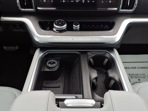 Used 2025 Ford Expedition Platinum w/ Platinum Ultimate Package image 16