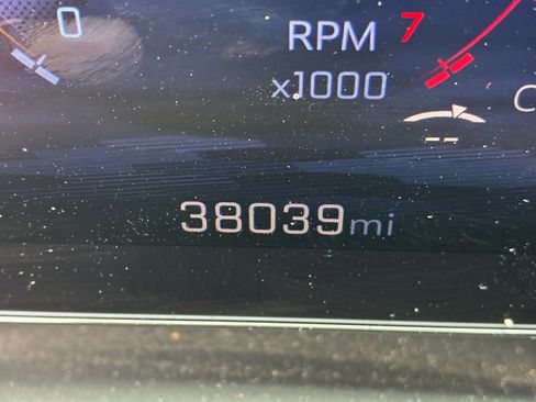 Used 2025 Chevrolet Traverse LT FWD image 6