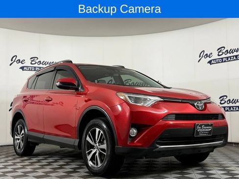 Used 2017 Toyota RAV4 XLE FWD image 5