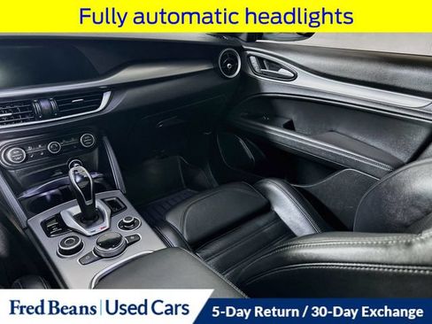 Used 2022 Alfa Romeo Stelvio Veloce AWD/4WD image 30