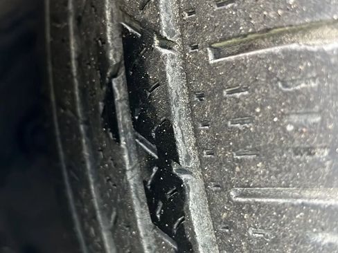 Used 2018 Nissan Pathfinder SL w/ Cargo Package image 32