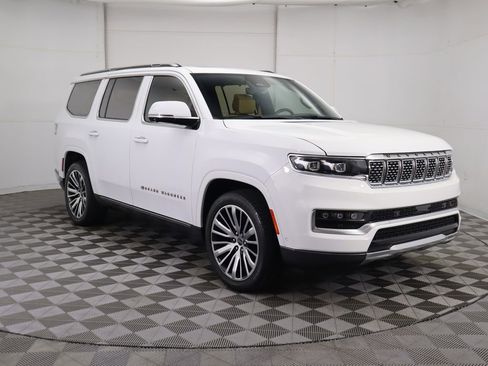 Used 2022 Jeep Grand Wagoneer Series III w/ Flexible Seating Group image 3