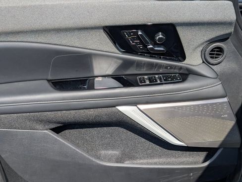 Used 2025 Cadillac Optiq Sport 1 w/ LPO, Floor Liner Package AWD/4WD image 9