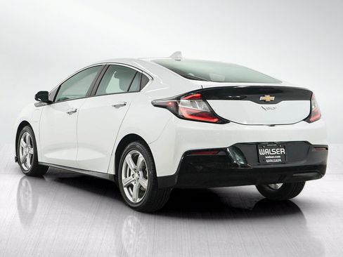 Used 2017 Chevrolet Volt LT w/ Comfort Package FWD image 3