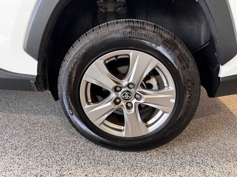 Used 2023 Toyota RAV4 XLE AWD/4WD image 14