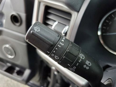 Used 2024 Ford Expedition Max XLT image 32