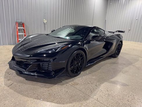 Used 2024 Chevrolet Corvette Z06 w/ Z07 Performance Package image 1