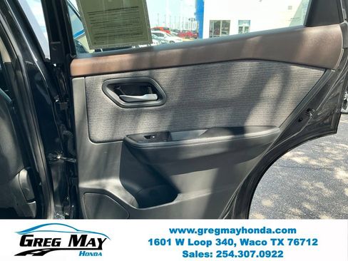 Used 2023 Nissan Rogue SV FWD image 14