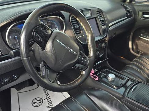 Used 2022 Chrysler 300 S image 10