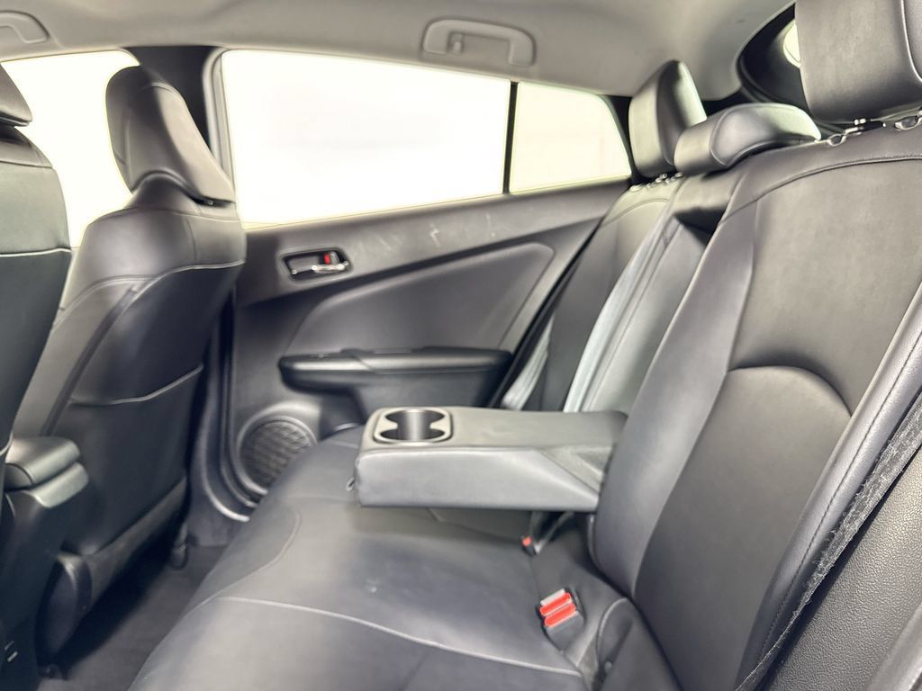 Used 2016 Toyota Prius Four FWD image 10