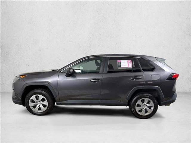 Used 2022 Toyota RAV4 LE FWD image 6