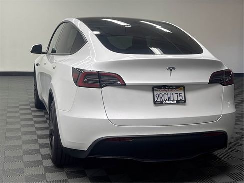 Used 2025 Tesla Model Y Long Range image 7
